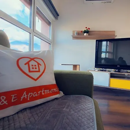 Modern Mountain View P&e Netflix Included Lejlighed Tirana