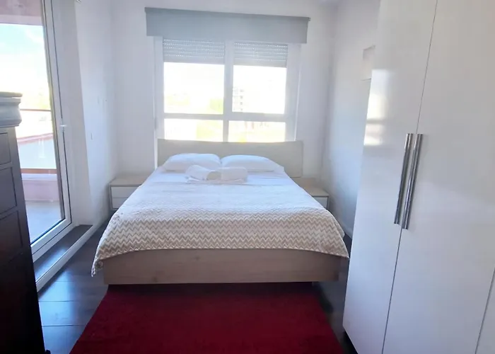 Modern Mountain View P&e Netflix Included Apartment *