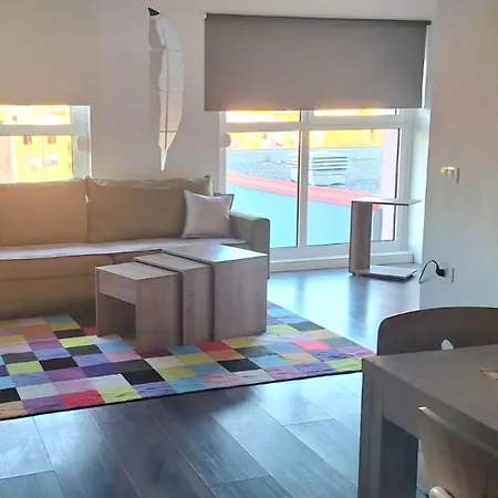 Apartment Modern Mountain View P&e Netflix Included Tirana